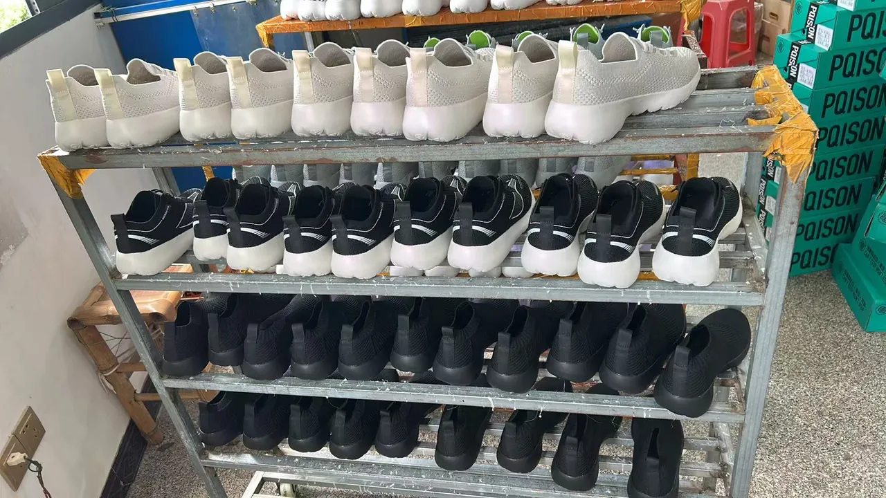 Footwear stock boxes and order handling
